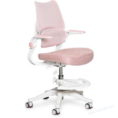 Дитяче крісло Mealux Fantasy Air Pink на колесиках дівчинці