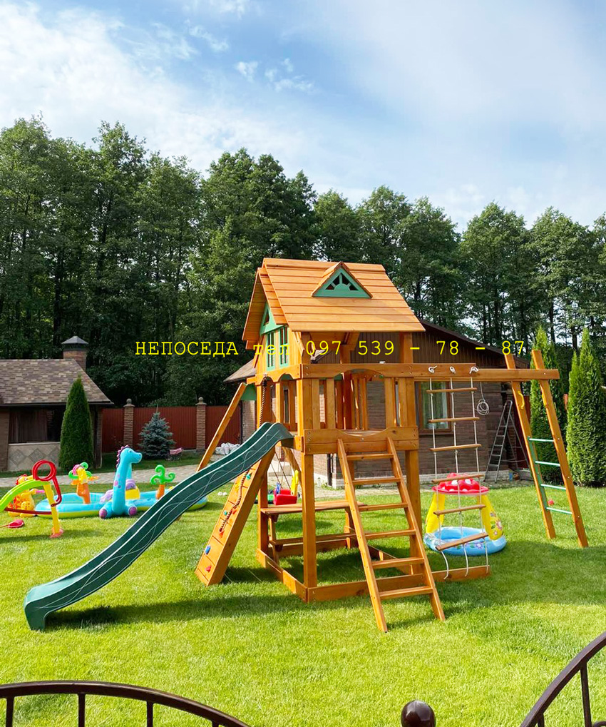 Заказать детскую игровую площадку. Деревянный спортивный комплекс на улицу в загородный дом