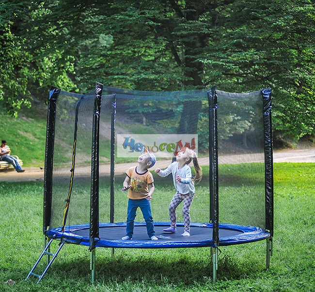 дитячі батути на дачу