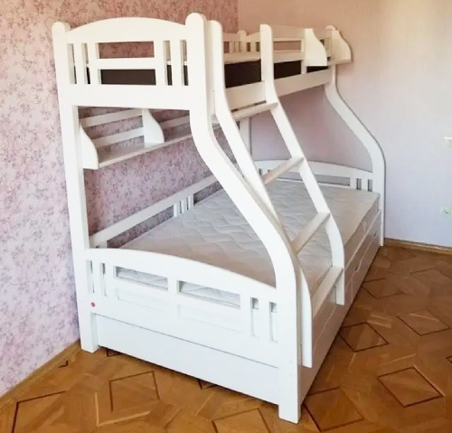 двухїярусная белая кровать